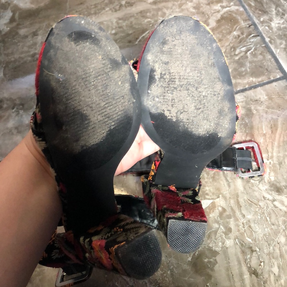 Embroidered Heels - Picture 4 of 5